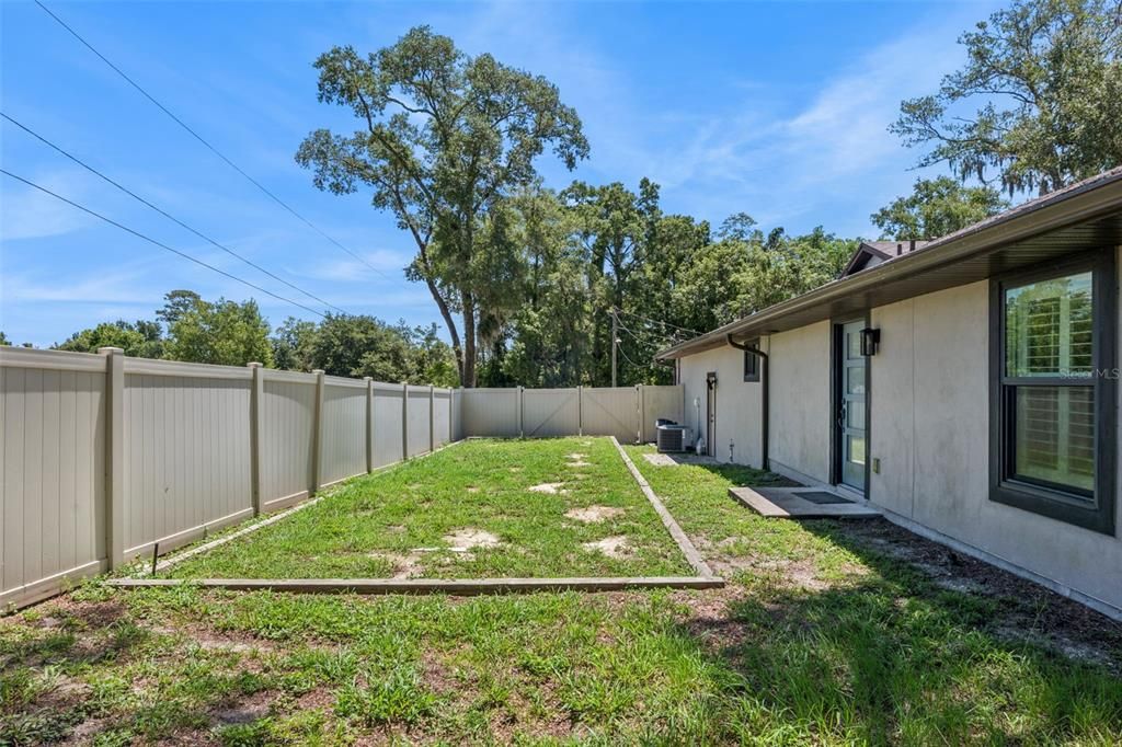 For Rent: $2,800 (3 beds, 3 baths, 1886 Square Feet)
