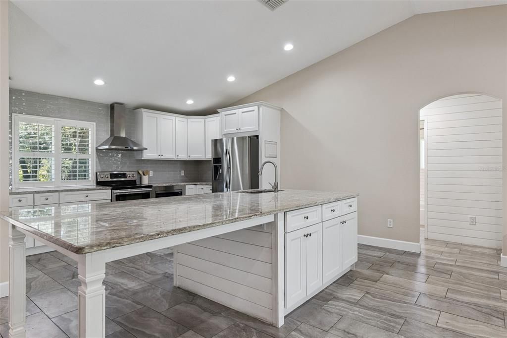 For Rent: $2,800 (3 beds, 3 baths, 1886 Square Feet)