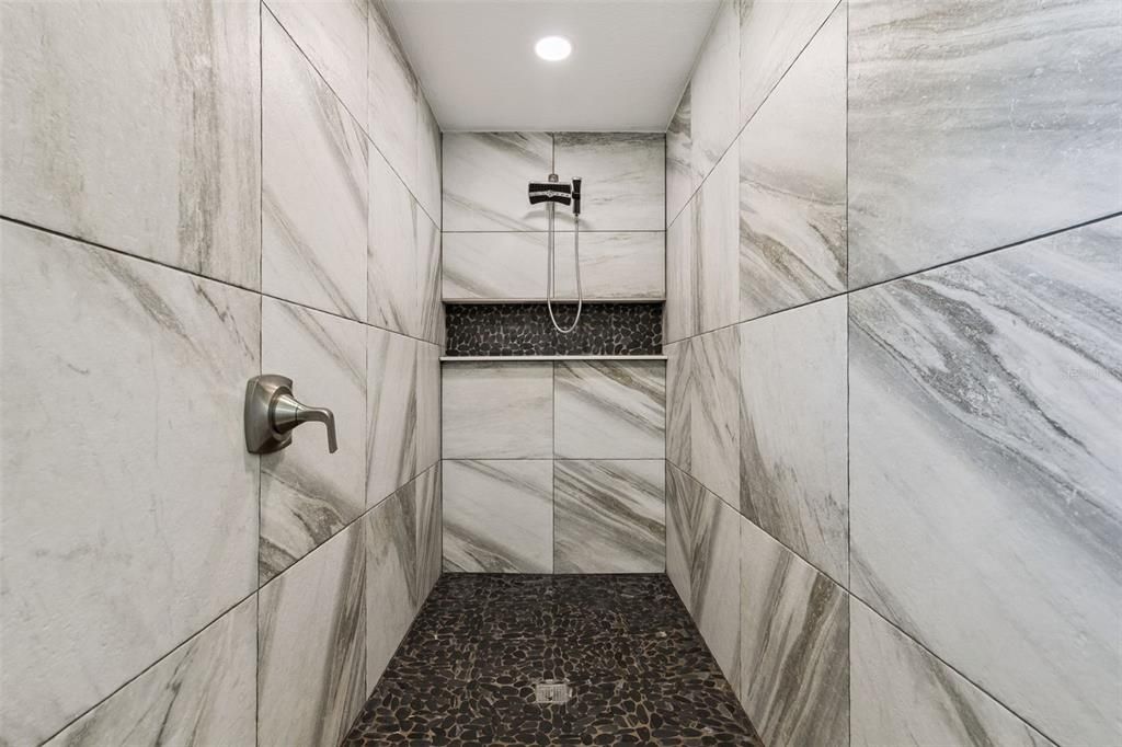 For Rent: $2,800 (3 beds, 3 baths, 1886 Square Feet)
