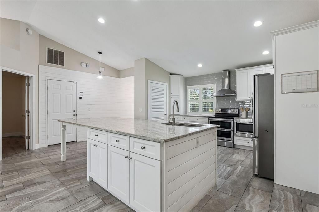 For Rent: $2,800 (3 beds, 3 baths, 1886 Square Feet)