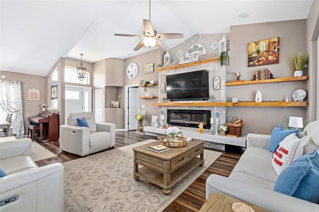 En Venta: $469,900 (3 camas, 2 baños, 1859 Pies cuadrados)