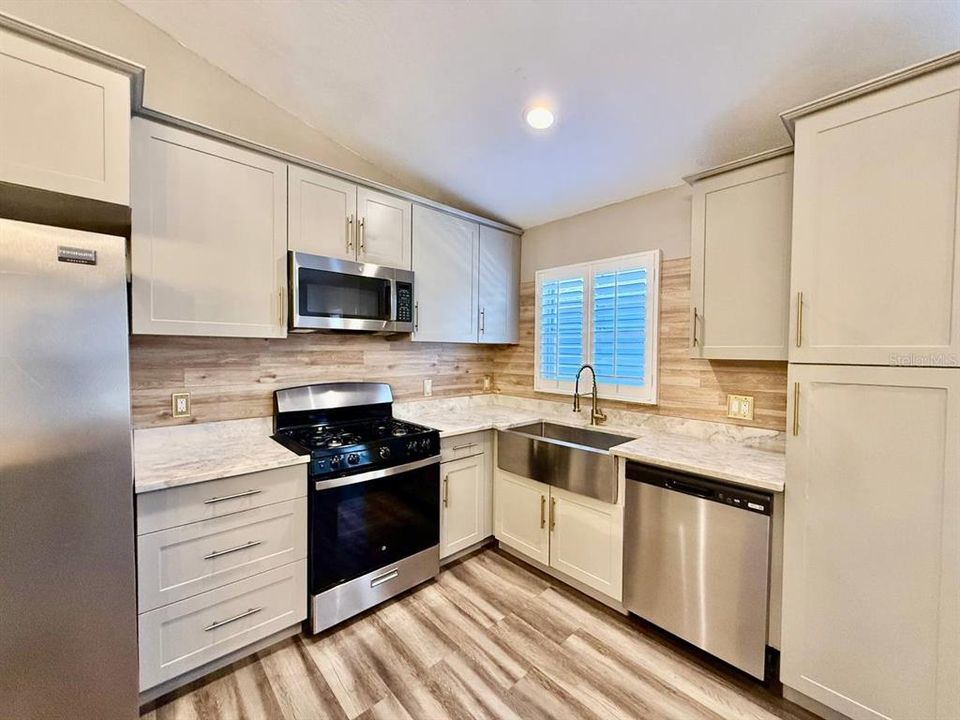 В аренду: $2,400 (3 спален, 2 ванн, 1260 Квадратных фут)