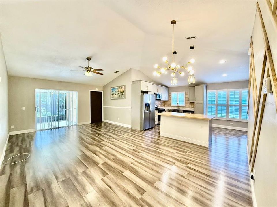 В аренду: $2,400 (3 спален, 2 ванн, 1260 Квадратных фут)