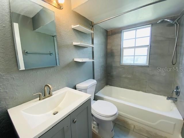 В аренду: $1,450 (3 спален, 2 ванн, 906 Квадратных фут)