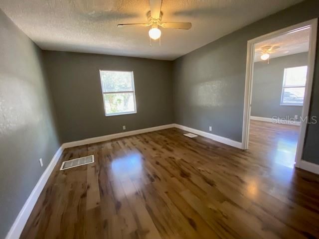 В аренду: $1,450 (3 спален, 2 ванн, 906 Квадратных фут)