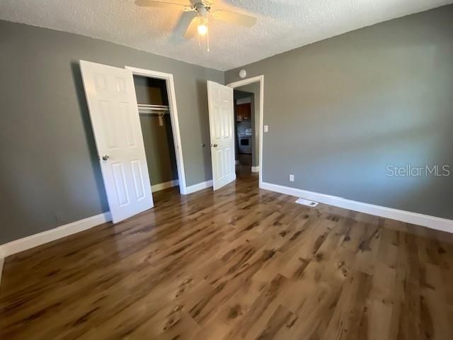 В аренду: $1,450 (3 спален, 2 ванн, 906 Квадратных фут)