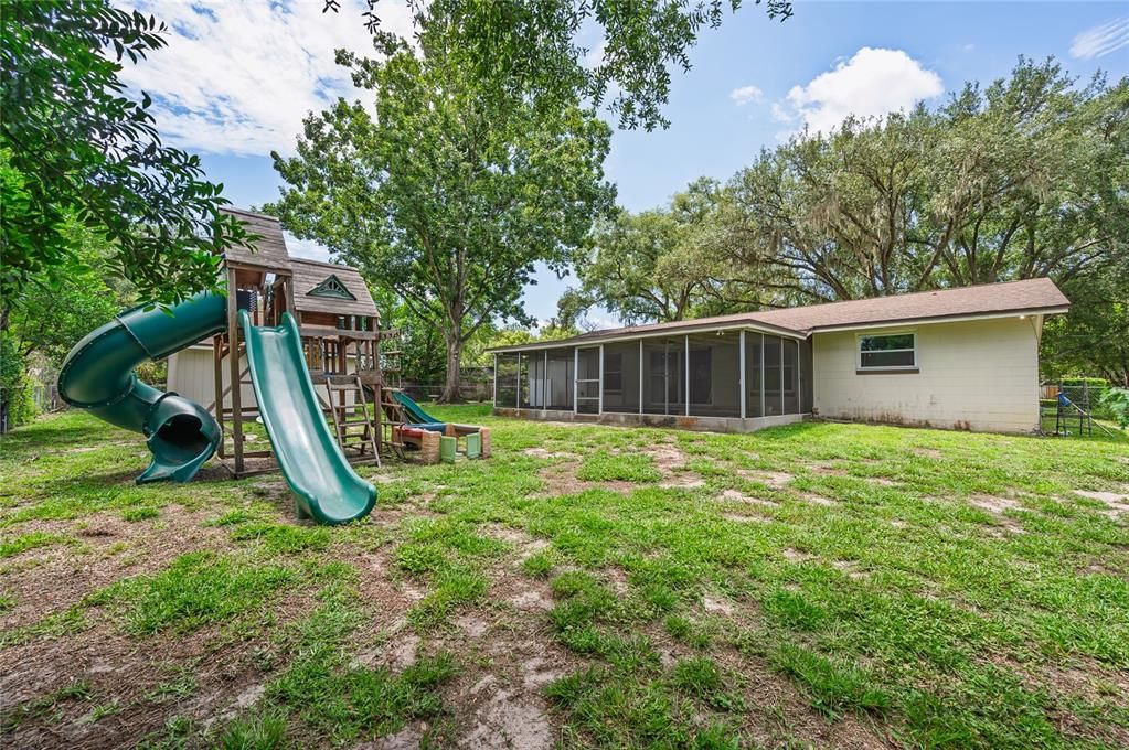 На продажу: $432,000 (3 спален, 2 ванн, 1988 Квадратных фут)