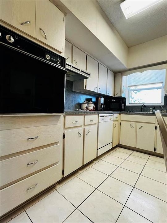 В аренду: $1,600 (2 спален, 2 ванн, 1400 Квадратных фут)