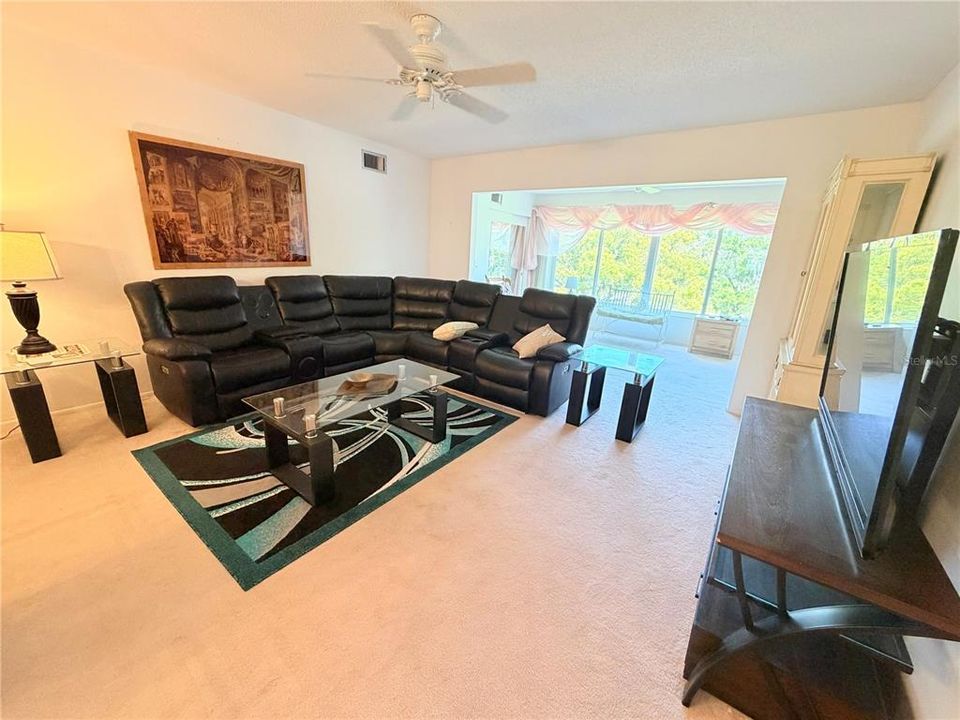 В аренду: $1,600 (2 спален, 2 ванн, 1400 Квадратных фут)