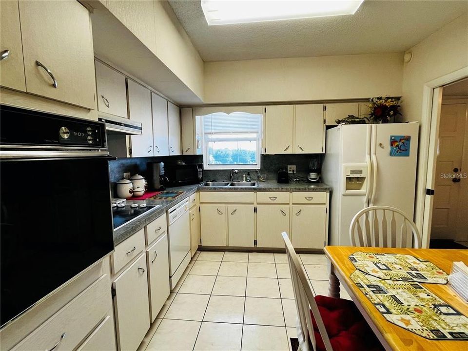 В аренду: $1,600 (2 спален, 2 ванн, 1400 Квадратных фут)