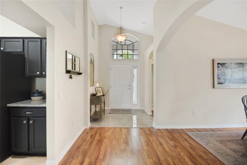 For Sale: $365,000 (4 beds, 3 baths, 1831 Square Feet)