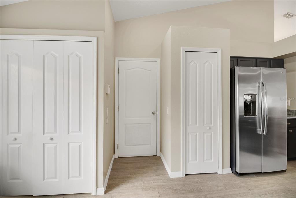 For Sale: $365,000 (4 beds, 3 baths, 1831 Square Feet)