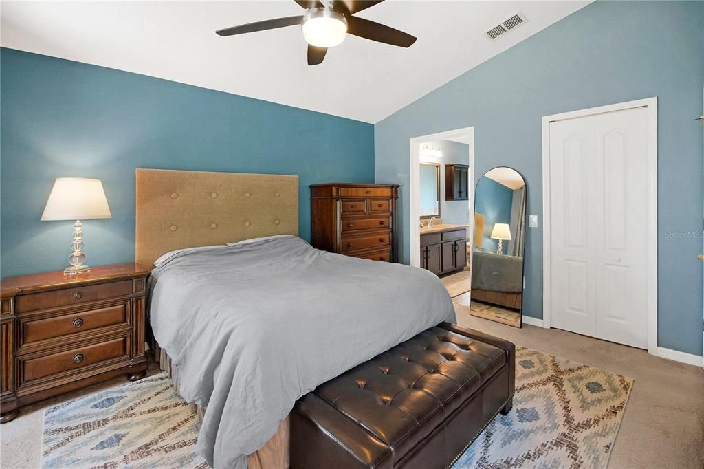 For Sale: $365,000 (4 beds, 3 baths, 1831 Square Feet)