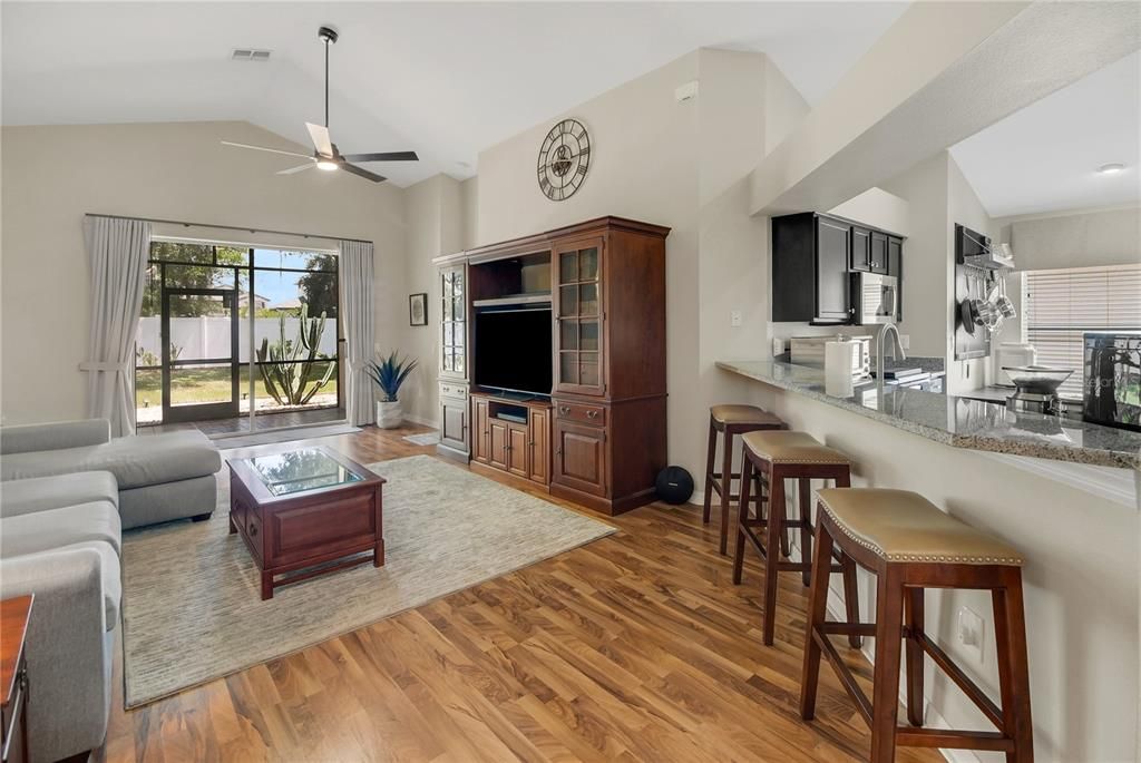 For Sale: $365,000 (4 beds, 3 baths, 1831 Square Feet)