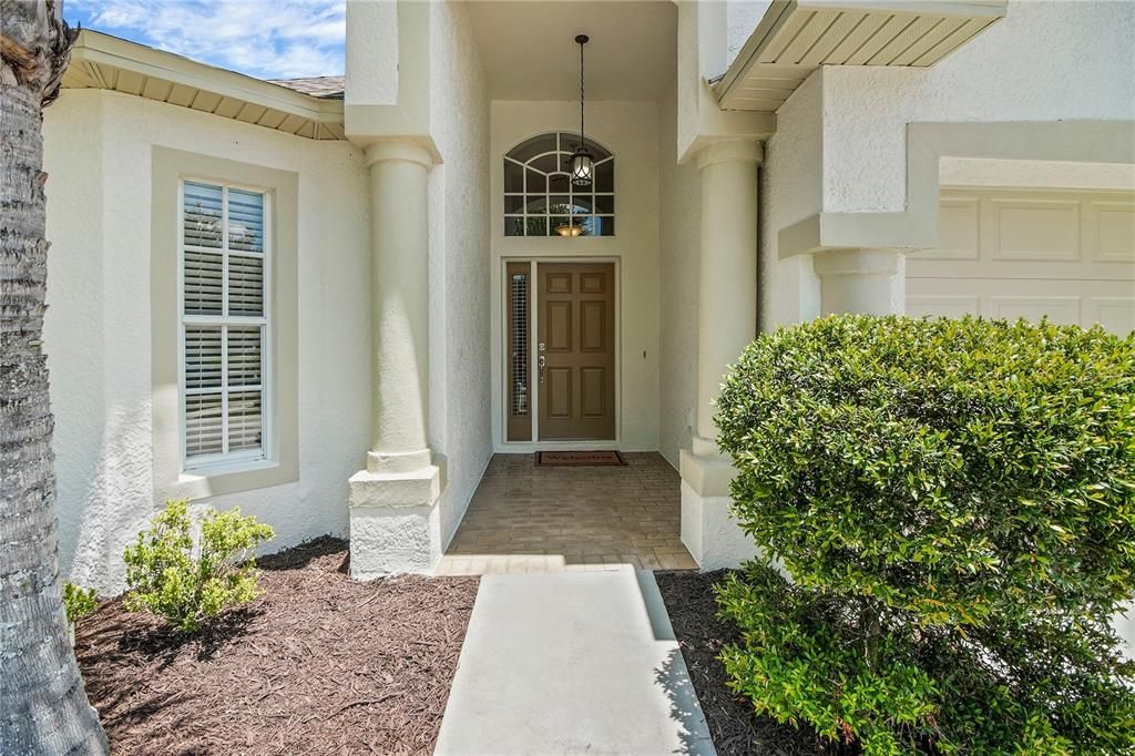 For Sale: $365,000 (4 beds, 3 baths, 1831 Square Feet)