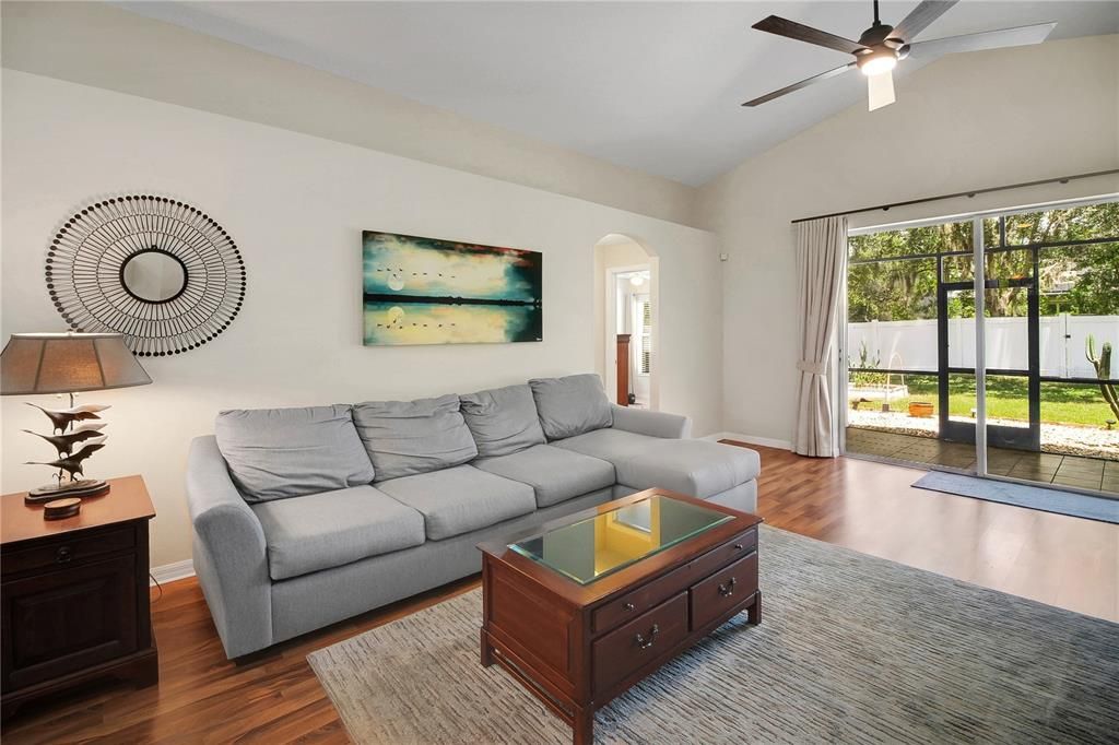 For Sale: $365,000 (4 beds, 3 baths, 1831 Square Feet)