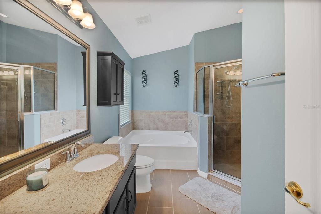 For Sale: $365,000 (4 beds, 3 baths, 1831 Square Feet)