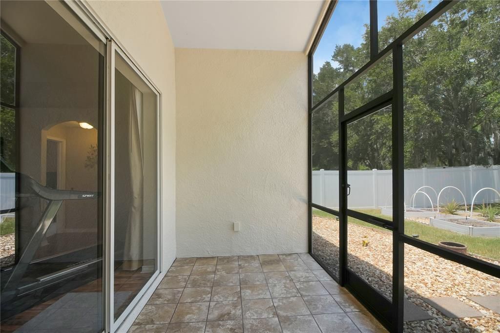 For Sale: $365,000 (4 beds, 3 baths, 1831 Square Feet)