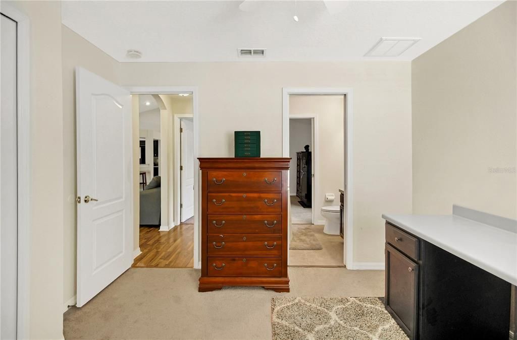 For Sale: $365,000 (4 beds, 3 baths, 1831 Square Feet)