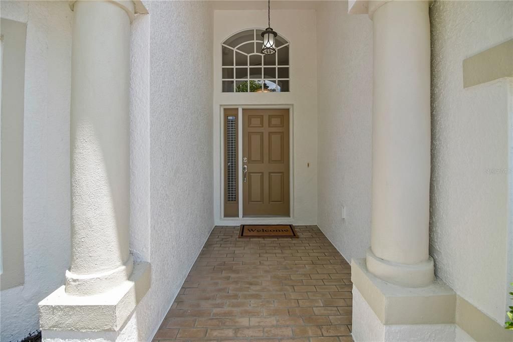 For Sale: $365,000 (4 beds, 3 baths, 1831 Square Feet)