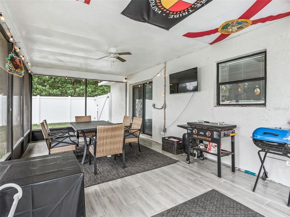En Venta: $337,500 (4 camas, 2 baños, 1907 Pies cuadrados)