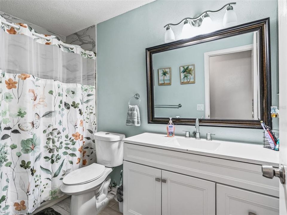 En Venta: $337,500 (4 camas, 2 baños, 1907 Pies cuadrados)