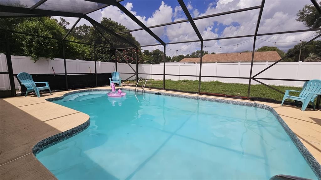 For Sale: $337,500 (4 beds, 2 baths, 1907 Square Feet)