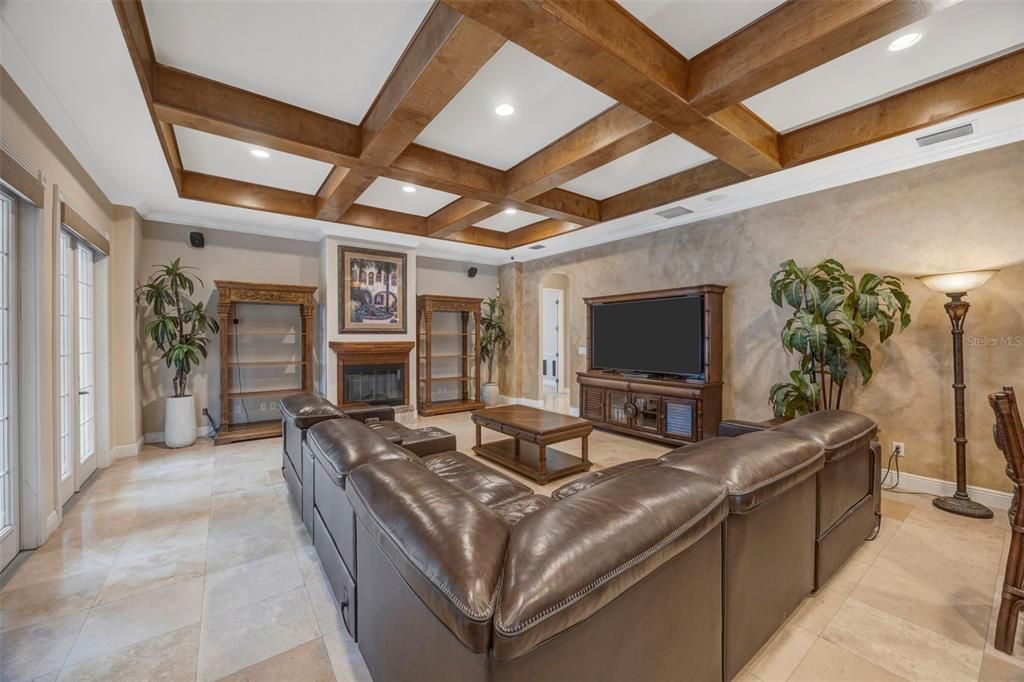 En Venta: $1,695,000 (5 camas, 4 baños, 4914 Pies cuadrados)