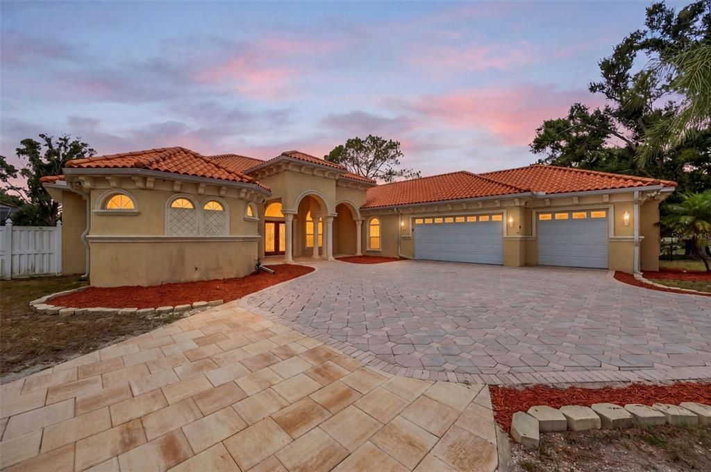 En Venta: $1,695,000 (5 camas, 4 baños, 4914 Pies cuadrados)
