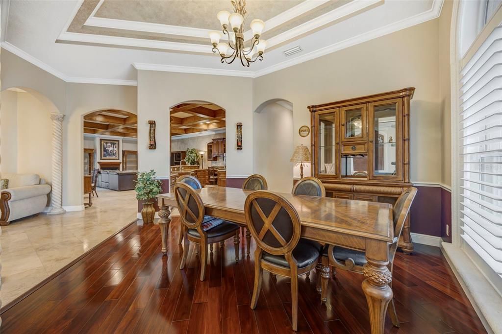 En Venta: $1,695,000 (5 camas, 4 baños, 4914 Pies cuadrados)