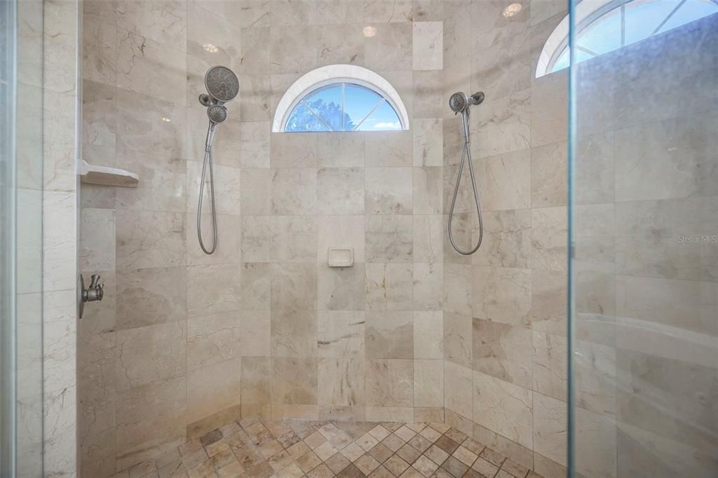 En Venta: $1,695,000 (5 camas, 4 baños, 4914 Pies cuadrados)