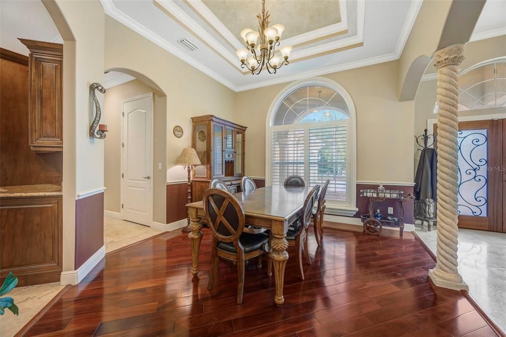 En Venta: $1,695,000 (5 camas, 4 baños, 4914 Pies cuadrados)