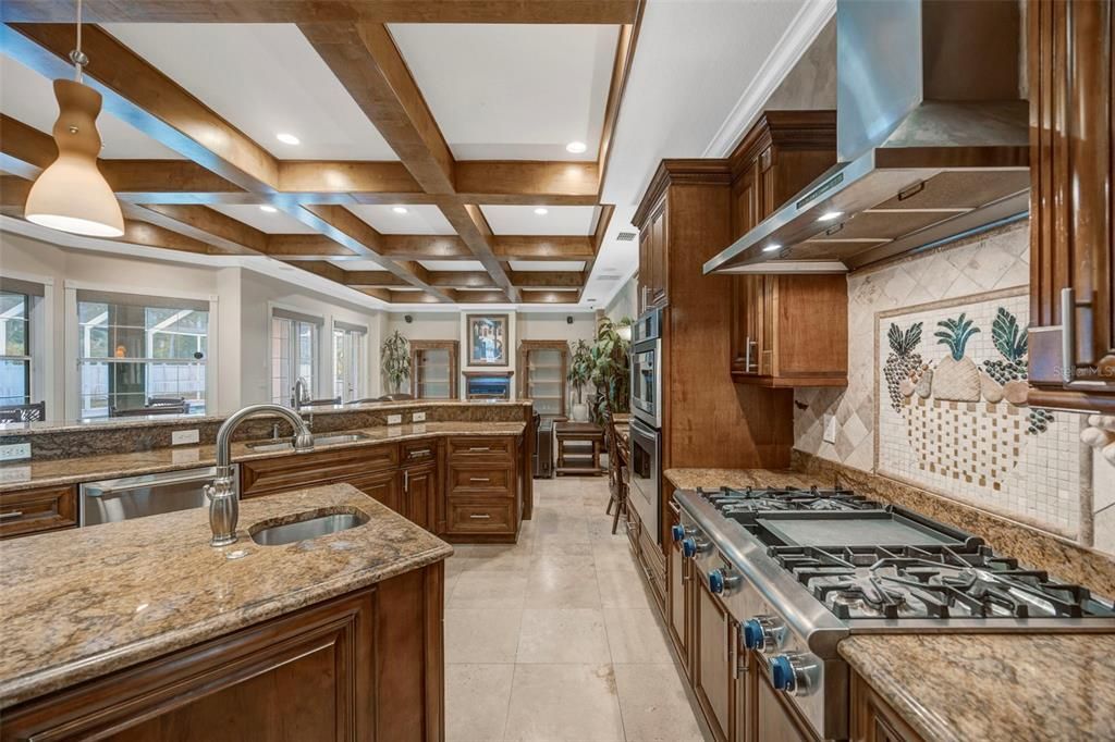 En Venta: $1,695,000 (5 camas, 4 baños, 4914 Pies cuadrados)
