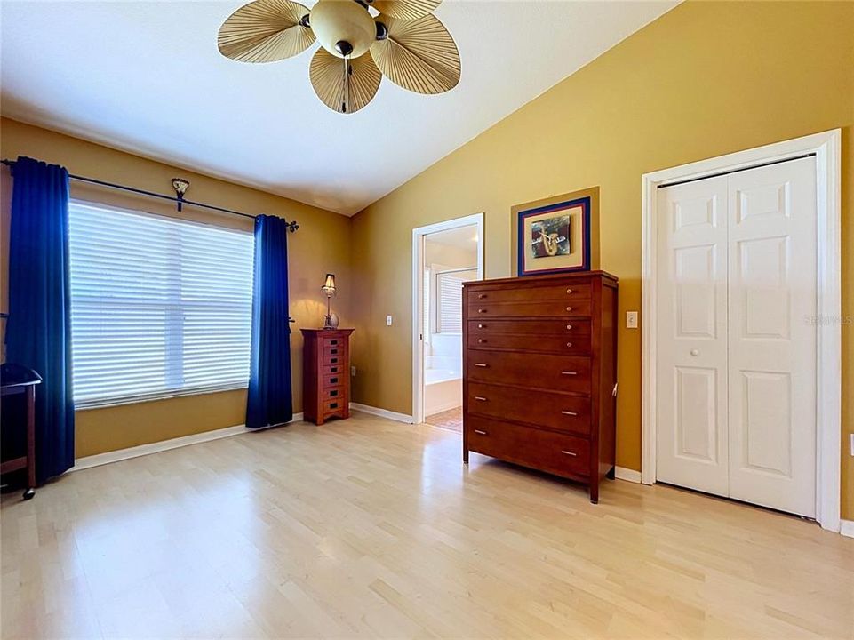 For Sale: $499,900 (5 beds, 3 baths, 2060 Square Feet)