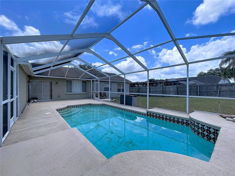 For Sale: $499,900 (5 beds, 3 baths, 2060 Square Feet)