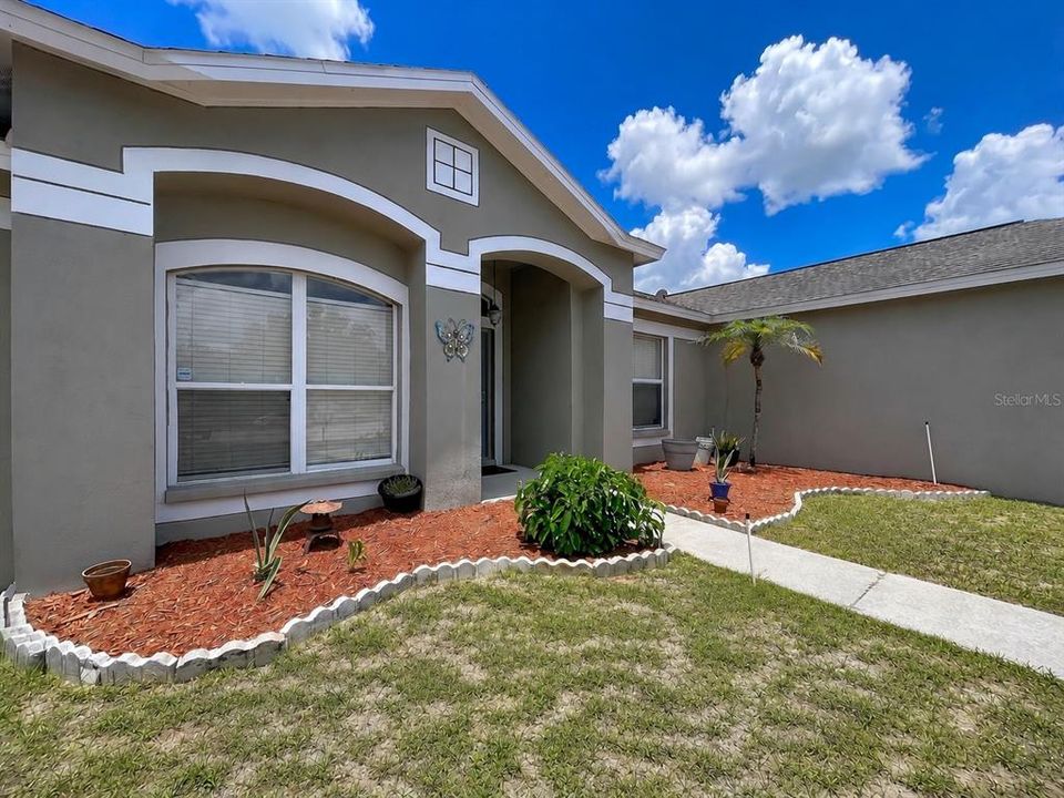For Sale: $499,900 (5 beds, 3 baths, 2060 Square Feet)