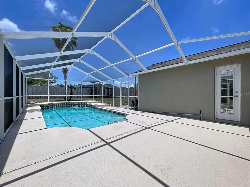 For Sale: $499,900 (5 beds, 3 baths, 2060 Square Feet)