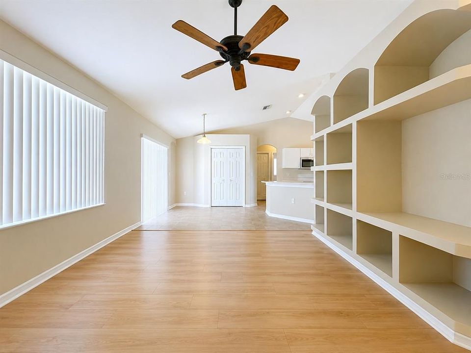 For Sale: $499,900 (5 beds, 3 baths, 2060 Square Feet)
