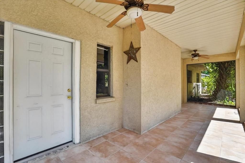 For Sale: $449,000 (2 beds, 1 baths, 1211 Square Feet)