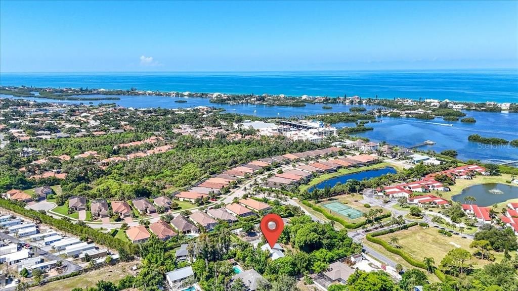 For Sale: $449,000 (2 beds, 1 baths, 1211 Square Feet)
