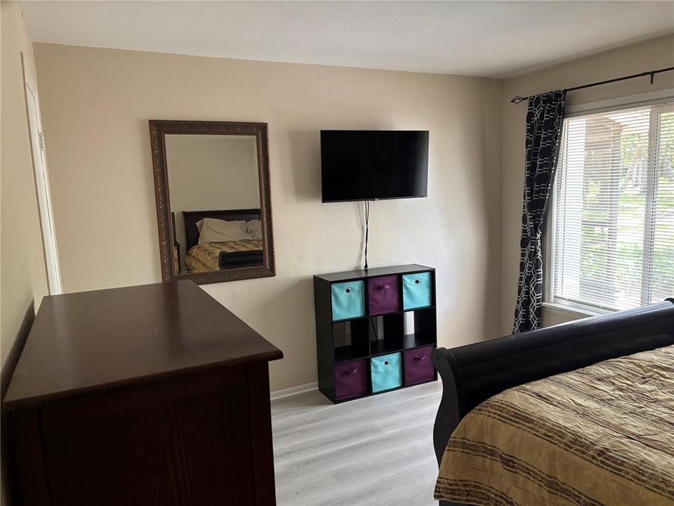 For Sale: $259,000 (2 beds, 2 baths, 1050 Square Feet)