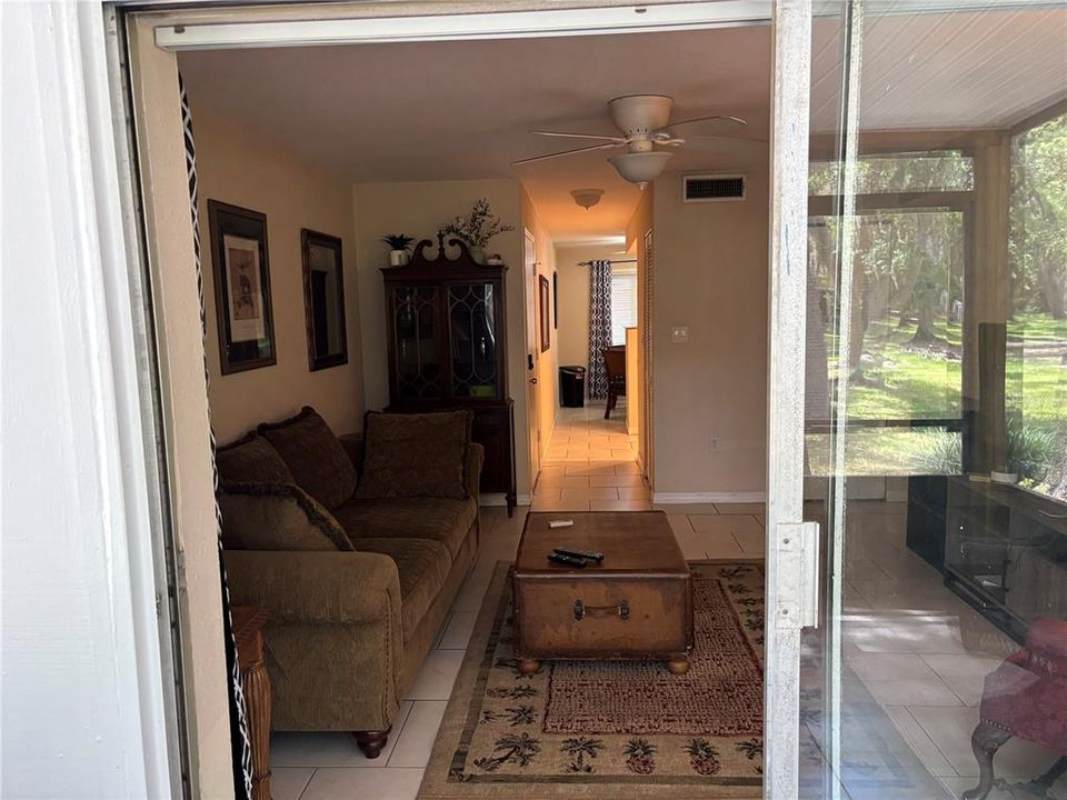 For Sale: $259,000 (2 beds, 2 baths, 1050 Square Feet)