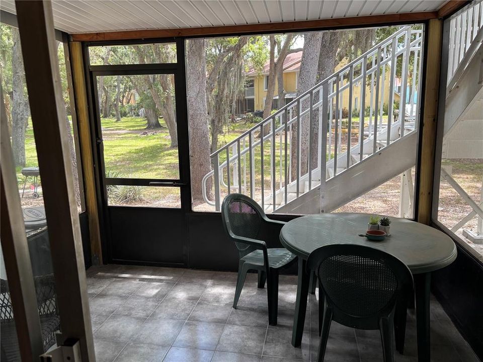For Sale: $259,000 (2 beds, 2 baths, 1050 Square Feet)