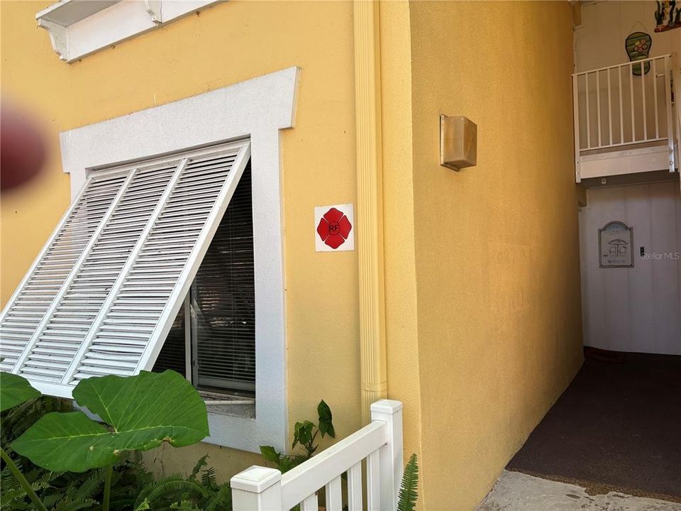 For Sale: $259,000 (2 beds, 2 baths, 1050 Square Feet)