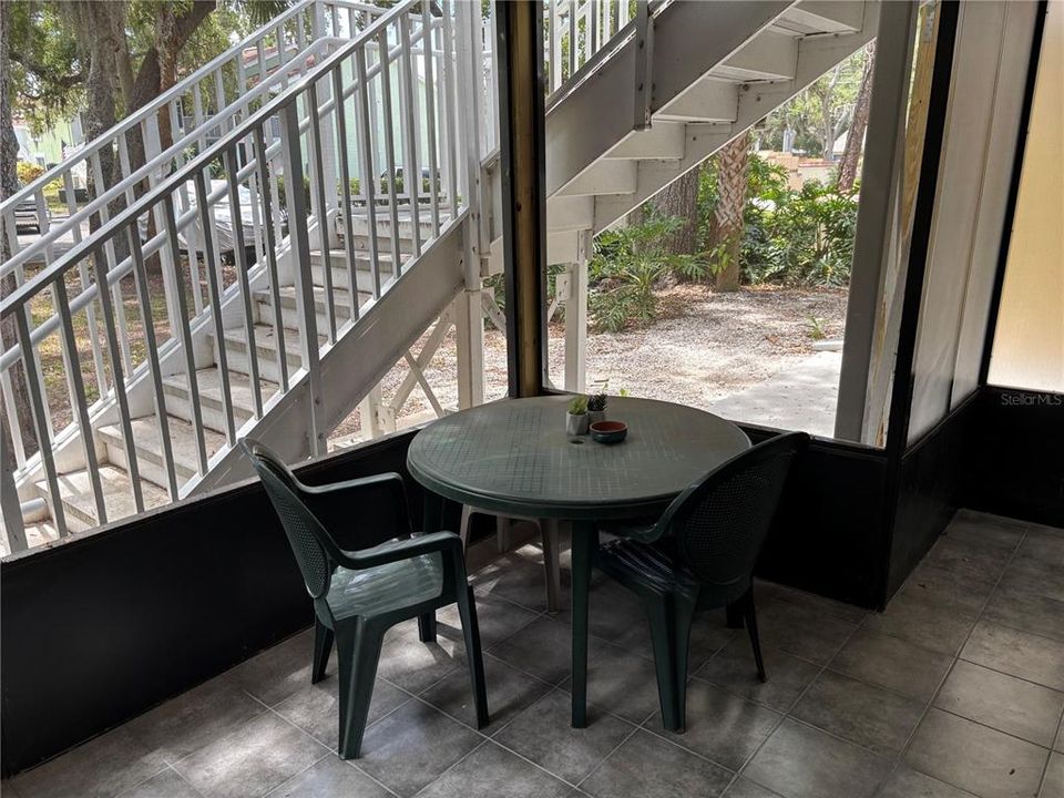 For Sale: $259,000 (2 beds, 2 baths, 1050 Square Feet)