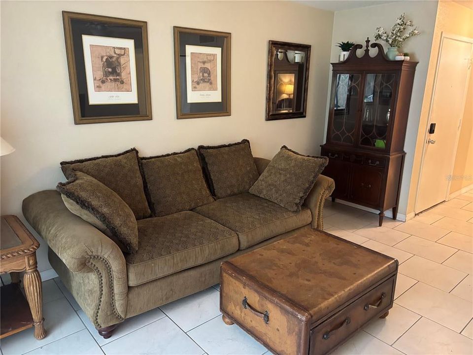 For Sale: $259,000 (2 beds, 2 baths, 1050 Square Feet)