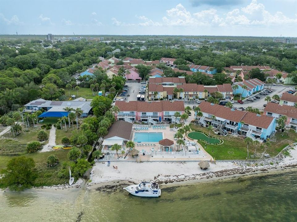 For Sale: $259,000 (2 beds, 2 baths, 1050 Square Feet)