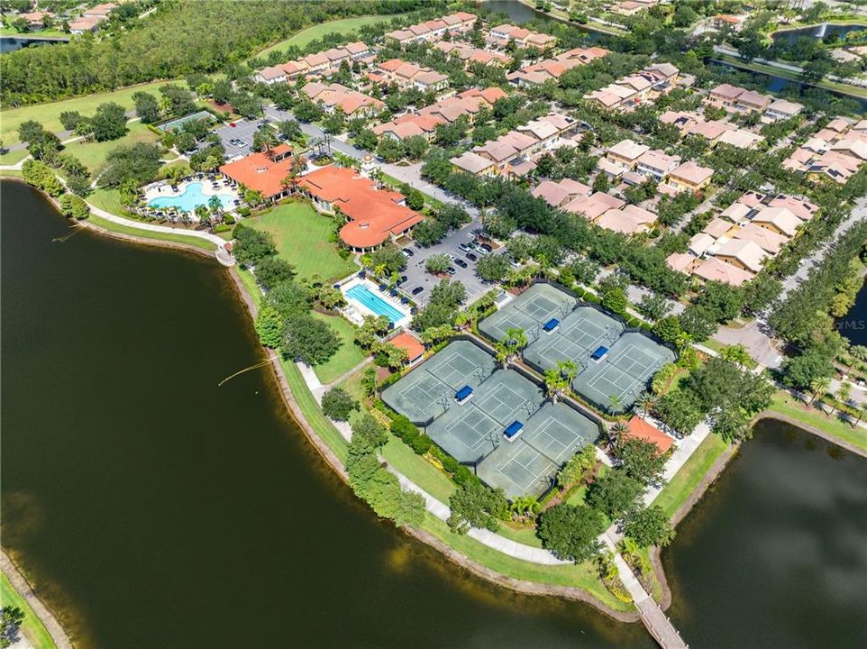 В аренду: $3,250 (3 спален, 2 ванн, 2023 Квадратных фут)