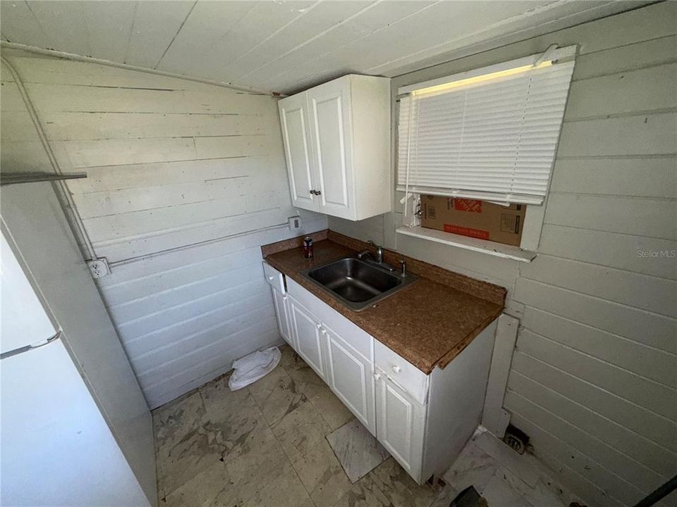 For Sale: $324,999 (1 beds, 1 baths, 624 Square Feet)