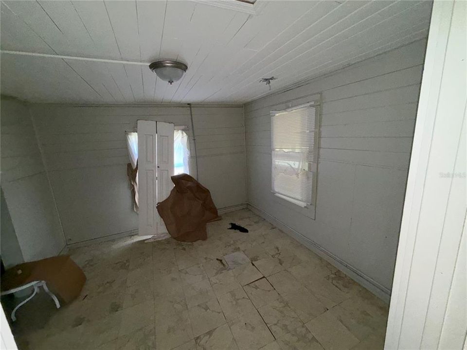 For Sale: $324,999 (1 beds, 1 baths, 624 Square Feet)